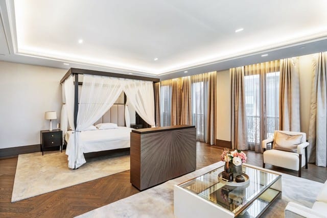 Luxury Penthouse in Mayfair with Iconic London