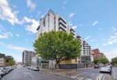 3 bedroom flat in Beachwood Road, Dalston, London, E8
