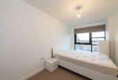 3 bedroom flat in Beachwood Road, Dalston, London, E8