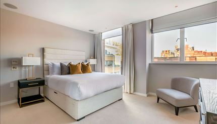 2 Bedroom Luxury Flat in Young Street, Kensington, W8