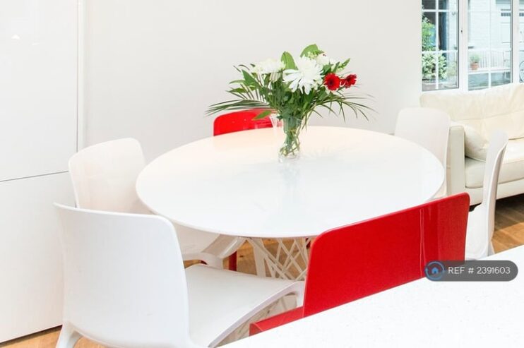 3 bedroom house in Huntsworth Mews, London, NW1 (3 bed) (#2391603)