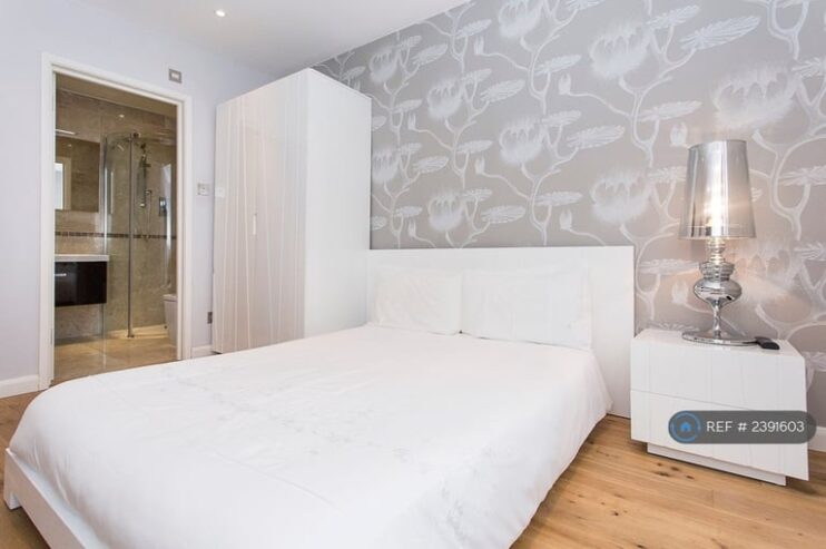 3 bedroom house in Huntsworth Mews, London, NW1 (3 bed) (#2391603)