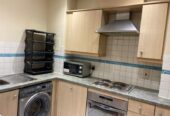 2 Bed Flat + Living Room – 2 Min Stratford Station